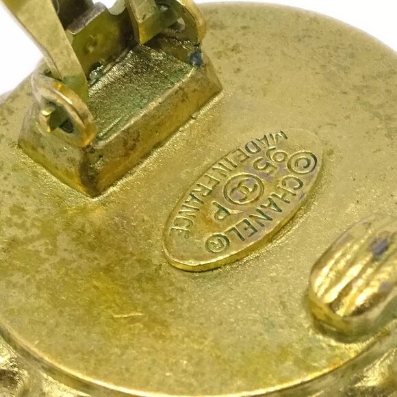 Chanel Gold Black Button Earrings Clip-On 95P - Picture 4 of 4